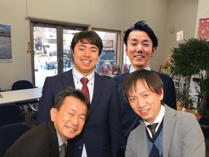 新車のお店足立平野店スタッフ